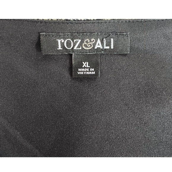 🛍️ Roz & Ali Black White Floral Blouse Cut Out Sleeves Womens Size XL - Picture 4 of 10